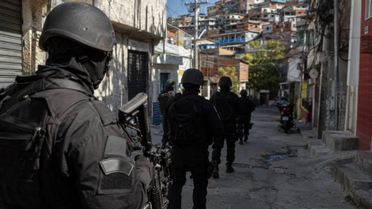PM realiza operações simultâneas contra o crime organizado em várias regiões do Rio